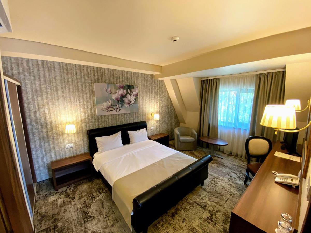 יאשי Hotel Arnia מראה חיצוני תמונה