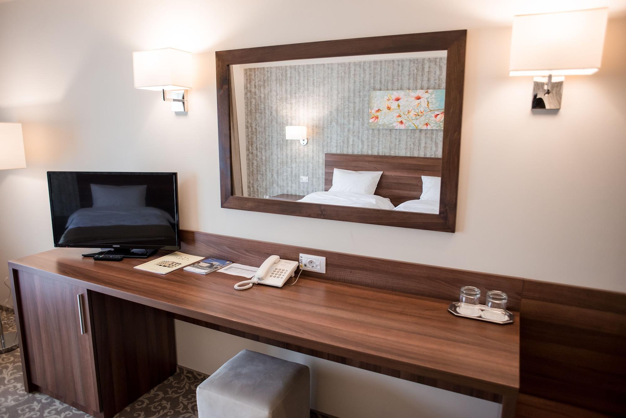 יאשי Hotel Arnia מראה חיצוני תמונה