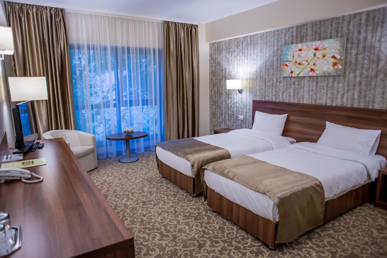 יאשי Hotel Arnia מראה חיצוני תמונה
