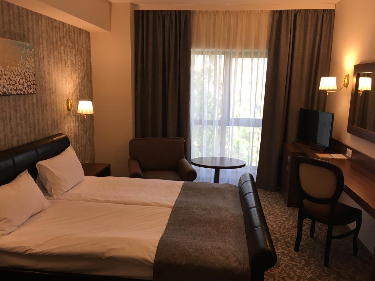 יאשי Hotel Arnia מראה חיצוני תמונה